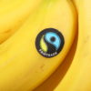 フェアトレード認証マーク付きのバナナ　写真：Thinglass/shutterstock.com