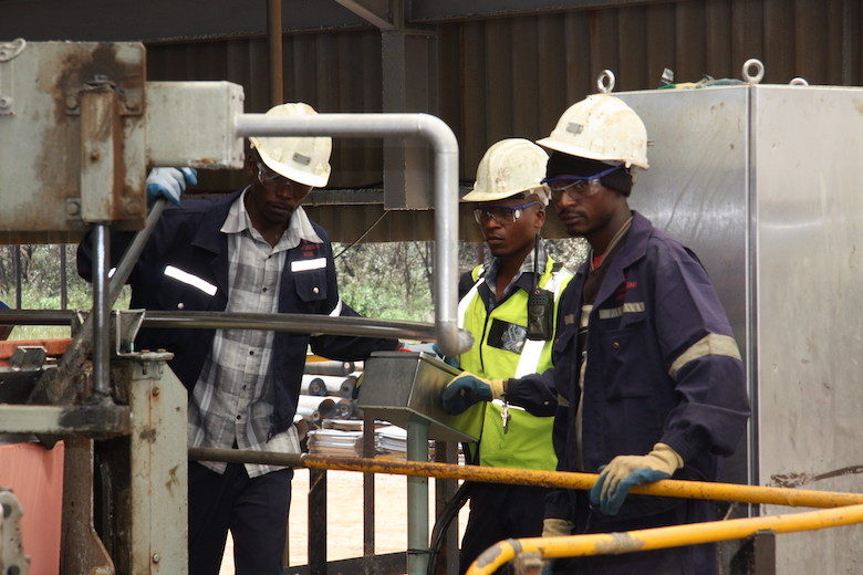 ザンビアのカンサンシ鉱山で働く労働者たち（操業はFQM社）